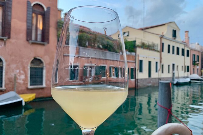 A Venetian Evening: Wine Tasting and Cicchetti with a Local Guide - Starting in Dorsoduro, where Venice eats after work