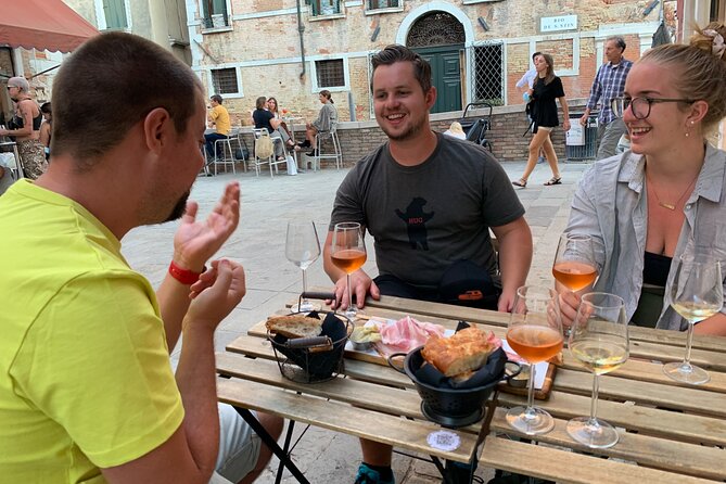 A Venetian Evening: Wine Tasting and Cicchetti with a Local Guide - Who will enjoy this tour most?