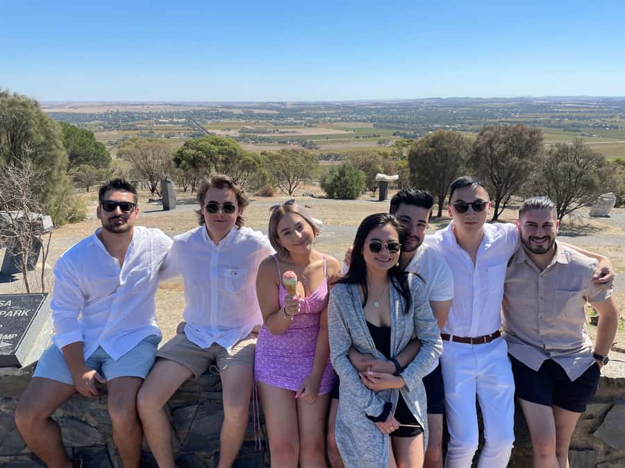 Adelaide: Barossa Premium Wine Tasting tour & Winery Lunch - The guides make a real difference