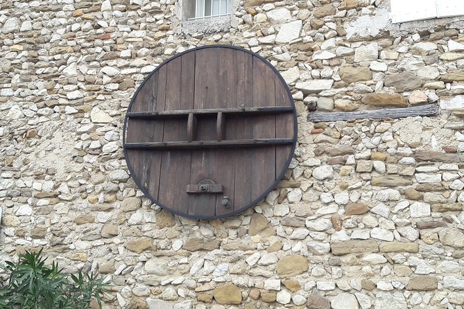 Afternoon Wine Tour to Chateauneuf du Pape from Avignon - Two wineries and a changing schedule