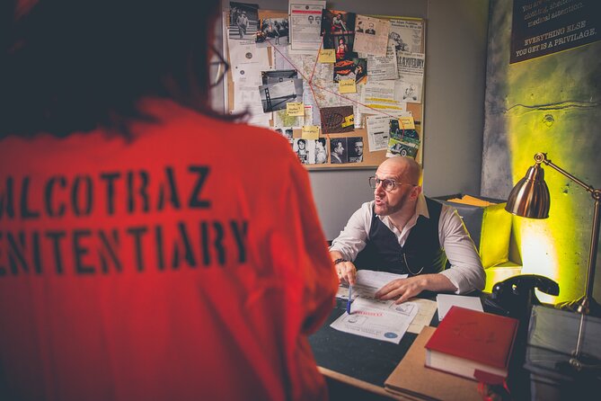 Alcotraz Prison Cocktail Experience in Manchester - How the 1-hour-45-minute visit unfolds