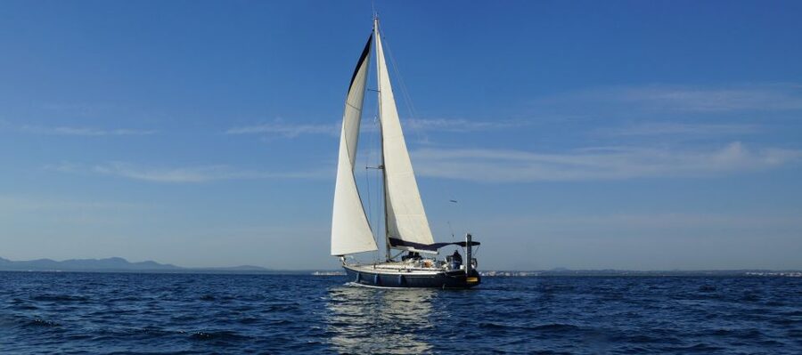 Alcudia: Sailing Yacht Excursion with Wine & Tapas - A relaxed route from the Bay of Pollença