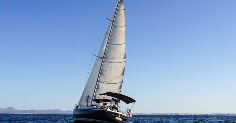 Alcudia: Sailing Yacht Excursion with Wine & Tapas - Group size, children, and the feel on board