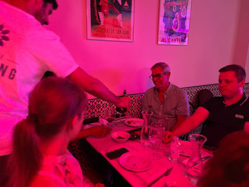 Alicante Best Wine Tasting & Tapas Club - What the guides add to the evening