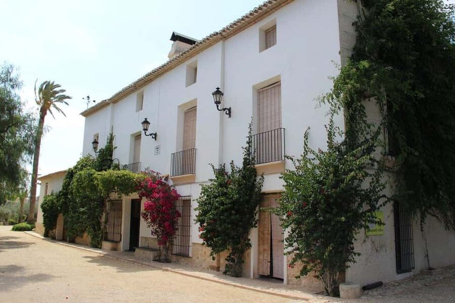 Alicante: Old Winery with Tastings & Gaudí's style of Church - Who Will Enjoy This Alicante Excursion?
