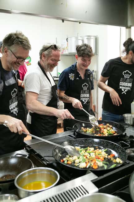 Alicante: Paella & Sangria Class with Tapas and Market Visit - FAQ
