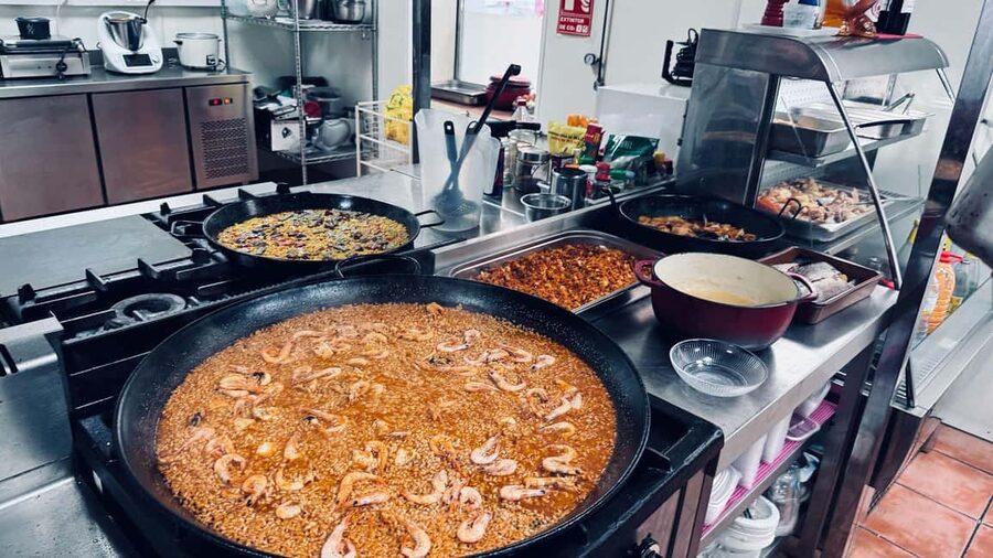 Alicante: Paella & Sangria Class with Tapas and Market Visit - Sangria, tapas, and the long lunch effect