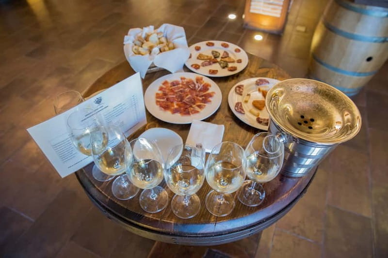 Alicante: Small-Group Countryside Wine Tour with 4 Tastings - Four regional wines and a relaxed tasting
