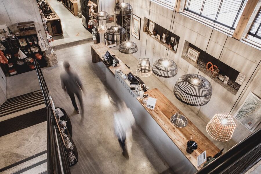 Alsatian Guided Wine Tasting and Immersive wine cellar tour - The 180-degree film on the barrels