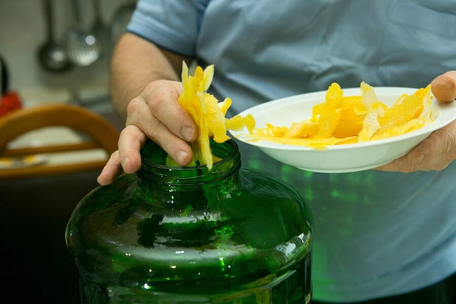 Amalfi: Limoncello Factory Guided Visit with Tastings - Meeting the family behind the bottles
