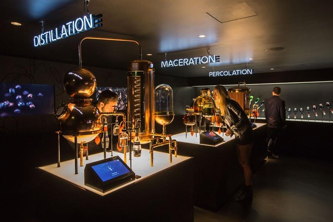 Amsterdam: Bols Cocktail Experience and Cocktail Workshop - The Mirror Bar cocktail is more than a token drink