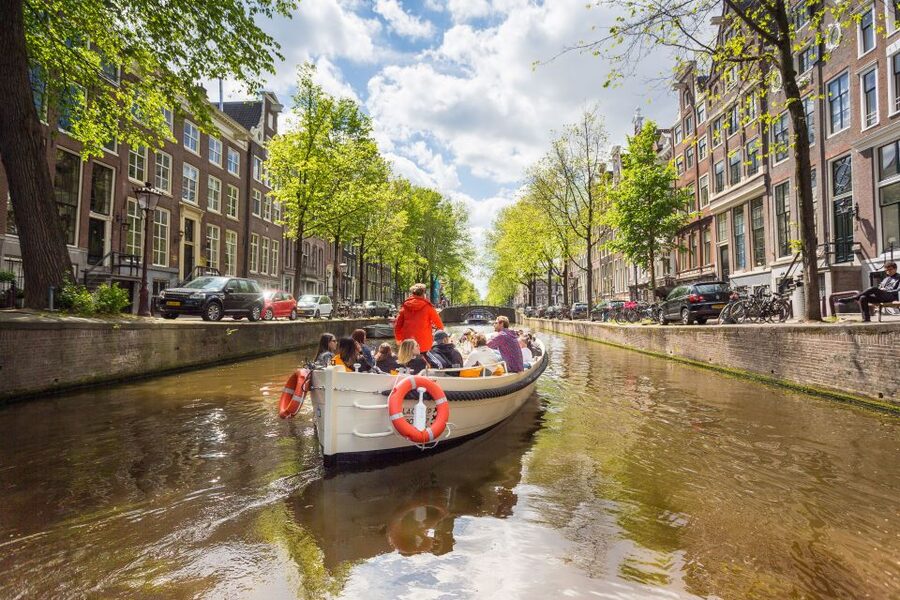 Amsterdam: Canal Belt Private Beer Boat Tour - Who will enjoy this private canal cruise