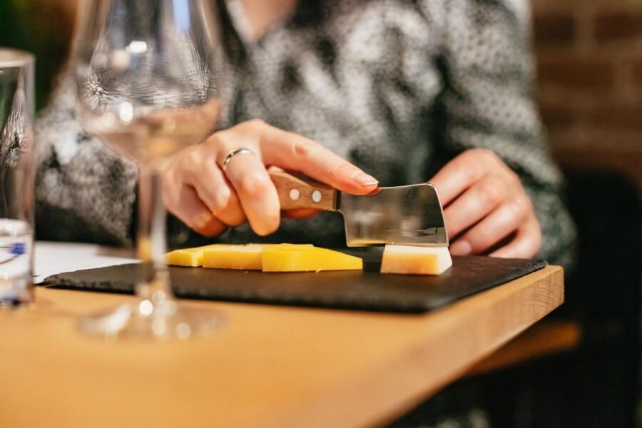 Amsterdam: Dutch Cheese Tasting Experience with Wine - A social class with a sense of humor