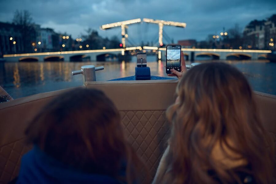 Amsterdam: Evening Candle Light Cruise With Wine & Cheese - Drinks, Dutch cheese, and the real value of the price