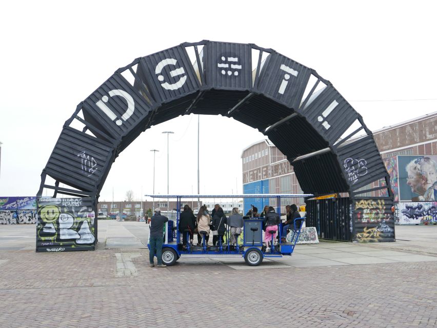 Amsterdam: Guided Beer Bike or Prosecco Bike Tour - Pedaling, drinking, and staying comfortable