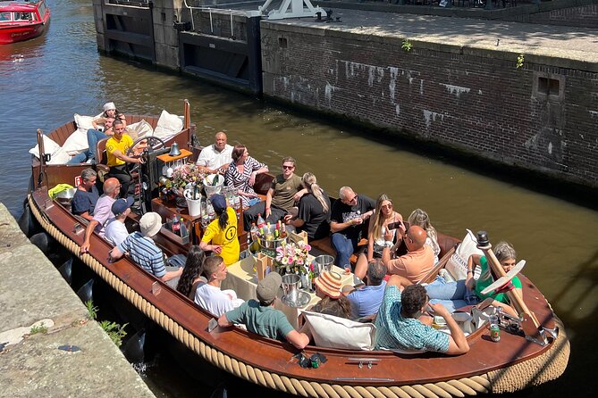 Amsterdam Luxury Boutique Boat tour with Unlimited Beer and Wine - Rembrandt’s Amsterdam at the Rembrandt House