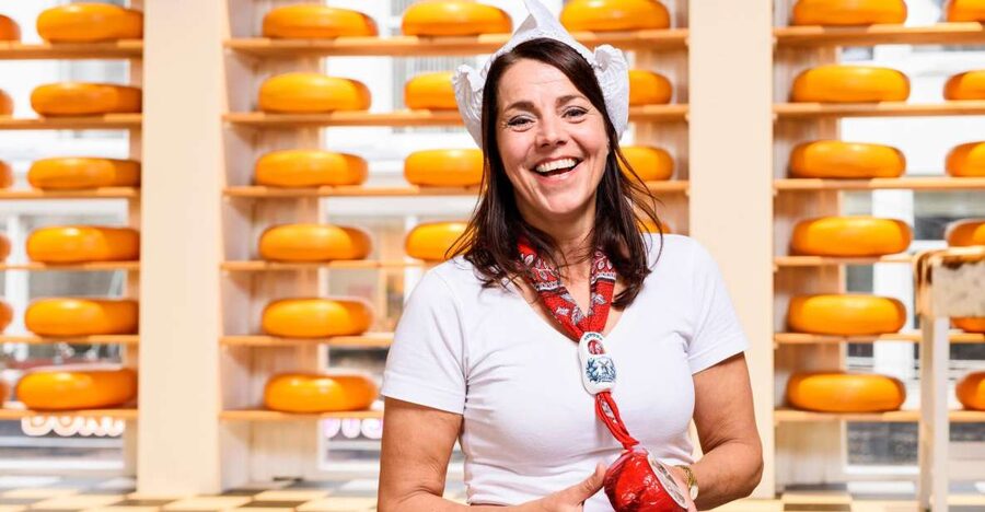 Amsterdam: Premium Henri Willig Cheese Tasting Experience - What happens when you arrive in old Amsterdam