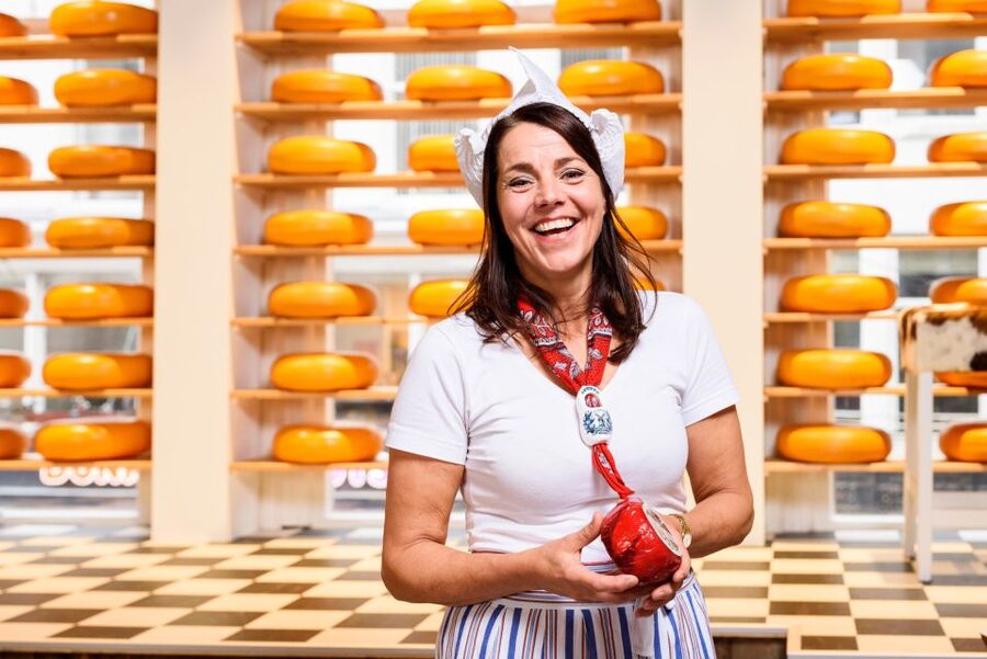 Amsterdam: Premium Henri Willig Cheese Tasting Experience - Ten pieces, several milk types, and a useful comparison
