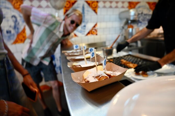 Amsterdam Private Food & Drinks Tour by UNESCO Canals & Jordaan - Chocolate, fries, and Nine Streets