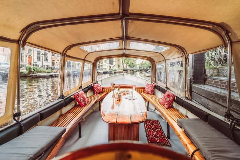 Amsterdam: Private Romantic Canal Cruise w. Prosecco/Snacks - Guides, music, and the right amount of conversation