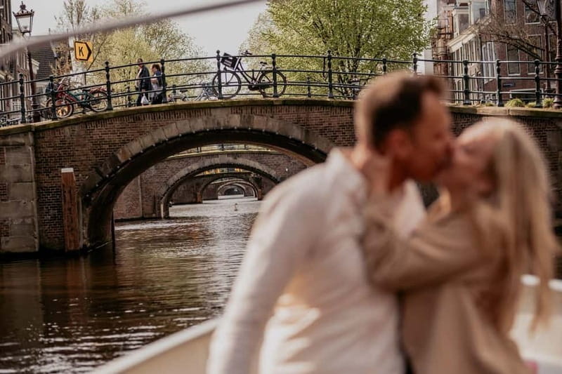 Amsterdam: Private Romantic Canal Cruise w. Prosecco/Snacks - Why this private canal cruise feels different