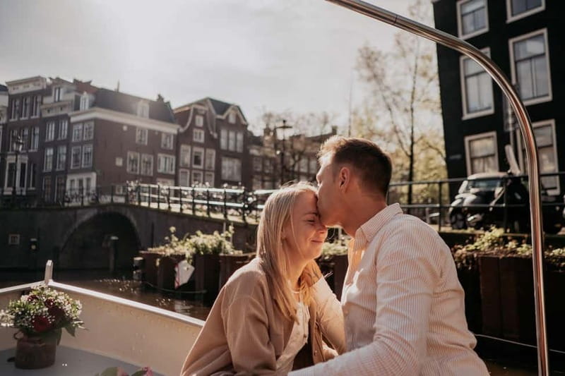 Amsterdam: Private Romantic Canal Cruise w. Prosecco/Snacks - Starting at Keizersgracht 401