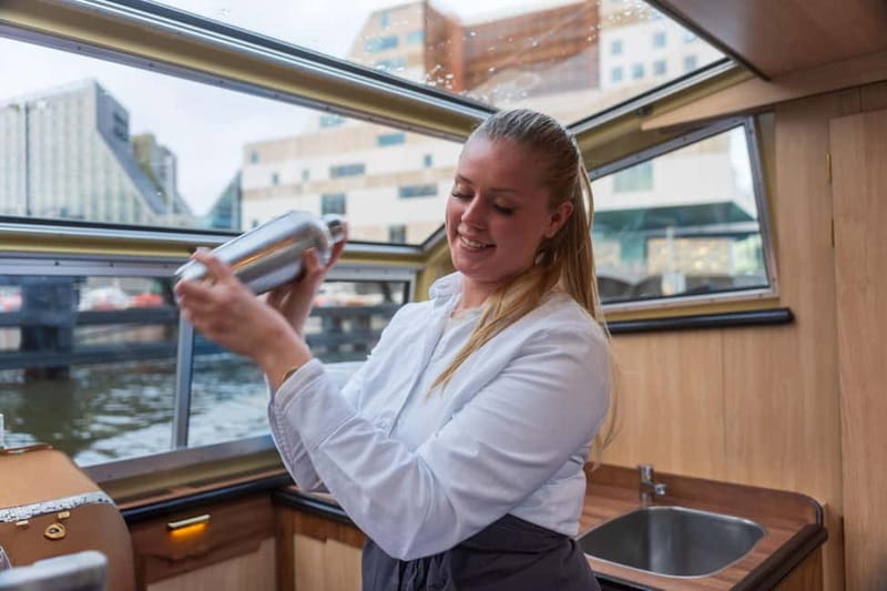 Amsterdam: Unlimited Cocktails Cruise on the Canals - Drinks: the main reason to book