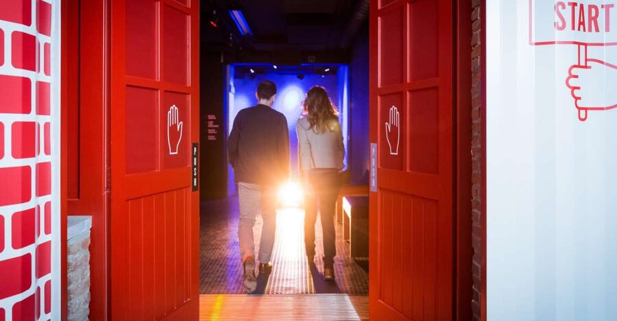 Antwerp: City Brewery De Koninck Interactive Tour - Start with a perfectly poured beer