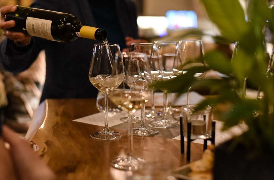 Athens: Premium Food and Wine Tasting Tour in the evening - Who should book this Athens food walk?