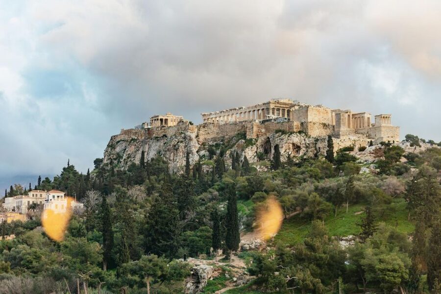 Athens: Wine Tasting with a Sommelier under the Acropolis - Which wines and grapes might you taste?