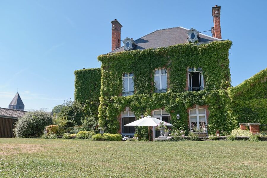 Aÿ-Champagne: Champagne House Tour and Tasting Class - Why Le Clos Corbier feels different from a big Champagne house
