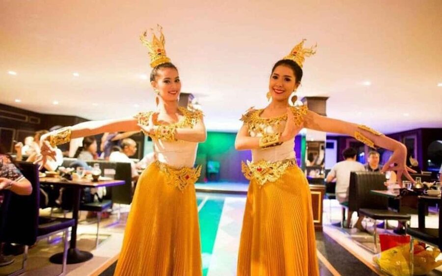 Bangkok: Luxury White Sunset or Dinner Cruise with Beer - Key points to know before boarding