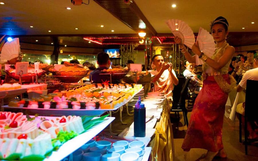 Bangkok: Luxury White Sunset or Dinner Cruise with Beer - How the evening unfolds