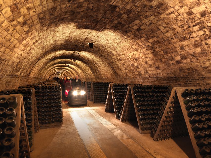 Barcelona: Casa Codorníu Guided Tour with Cava Tastings - Key points to know before booking