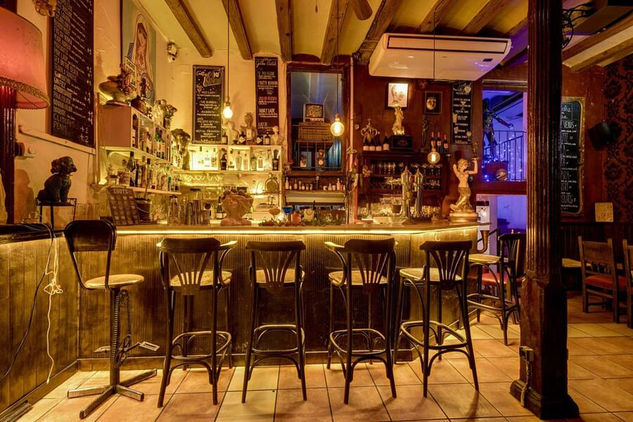 Barcelona: Cocktail Making Class with Tapas - Four cocktails, one cozy Gothic Quarter bar