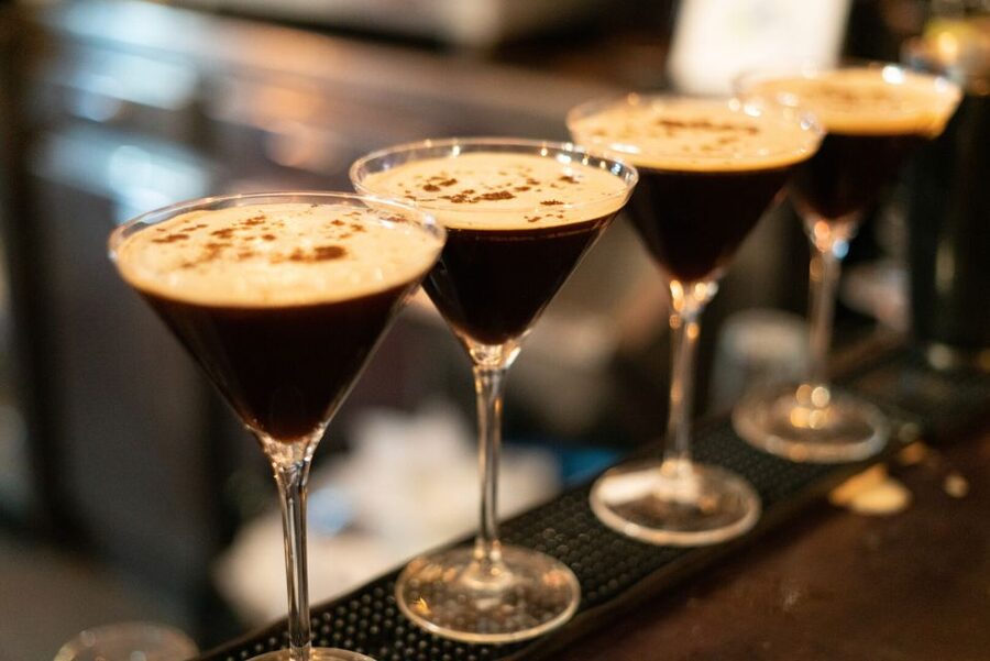 Barcelona: Cocktail Master Class by Mixologist with Tapas - The guides make or break the evening