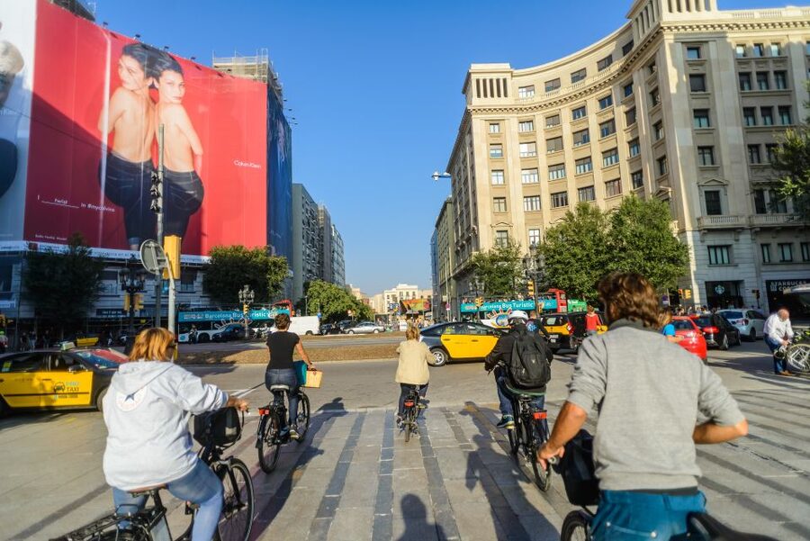 Barcelona eBike Tour with Wine and Tapas Experience - Wine, tapas, and the final table