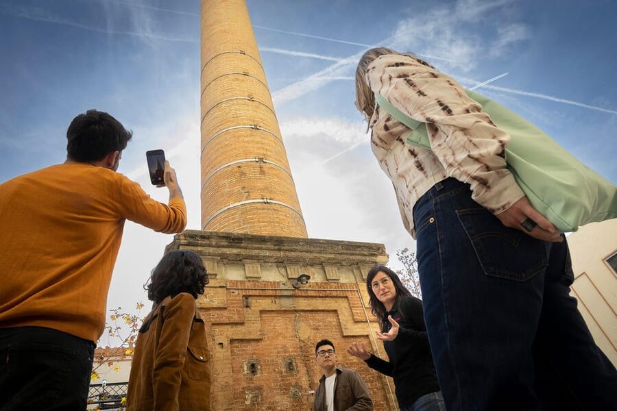 Barcelona: Estrella Damm Old Brewery Tour with Tasting - Who should book this brewery visit