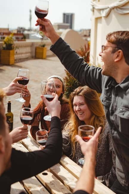 Barcelona: Fun & Unpretentious Rooftop Wine Tasting - What $42 gets you