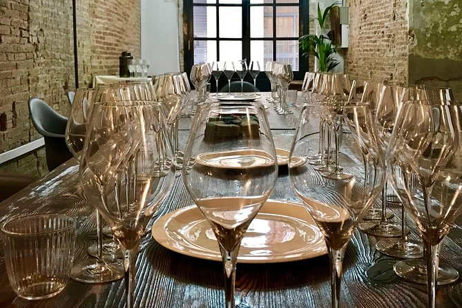 Barcelona Fun Wine Tasting with a Sommelier - Chris’s teaching style suits curious beginners