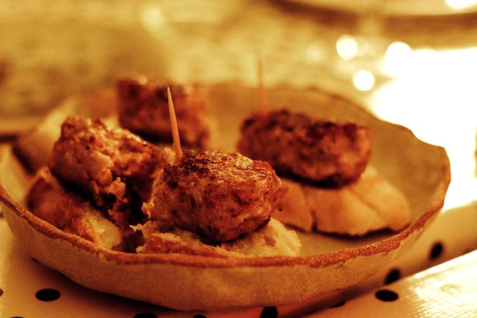 Barcelona Gothic Quarter VIP Tapas & Wine Tour - First stop on Carrer dels Assaonadors