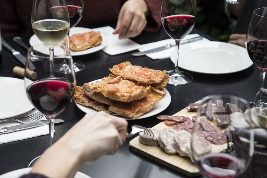 Barcelona Gourmet Food & Wine Tour with Local Expert - What the $135 price really covers
