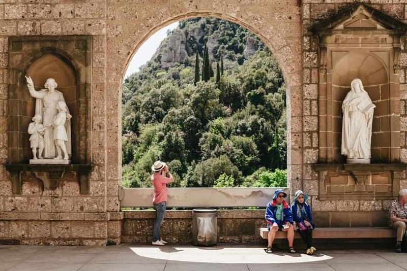 Barcelona: Montserrat, Cogwheel, Black Madonna & Winery Tour - Using your free time at Montserrat
