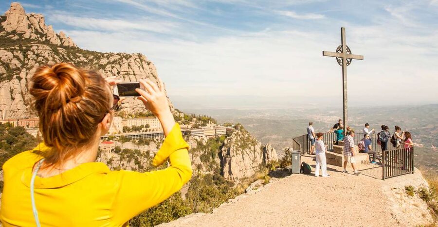 Barcelona: Montserrat with Winery Visit and Farmhouse Lunch - Key points at a glance