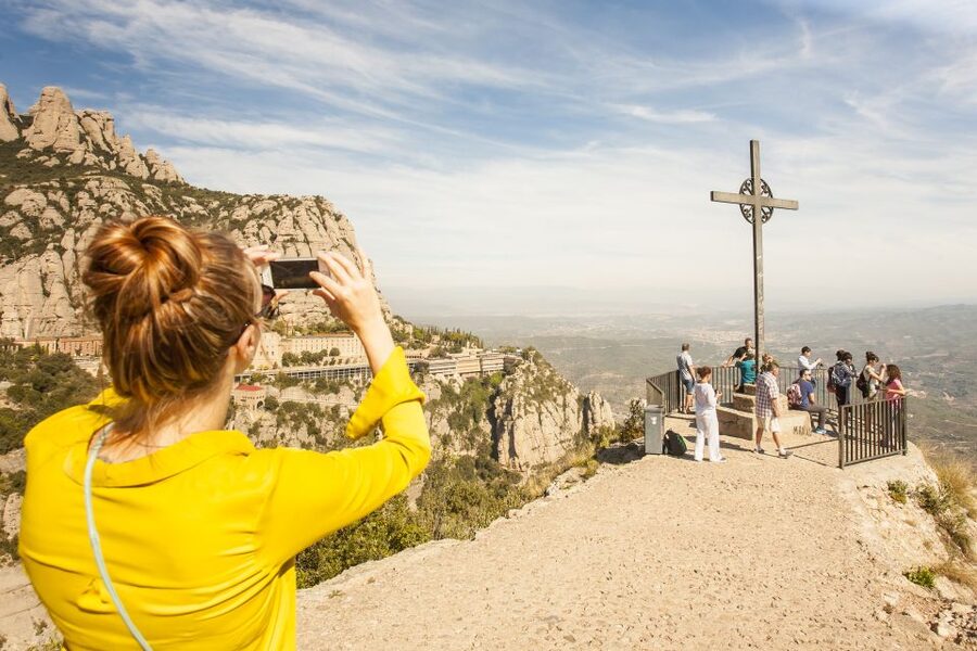 Barcelona: Montserrat with Winery Visit and Farmhouse Lunch - Who should book this day?