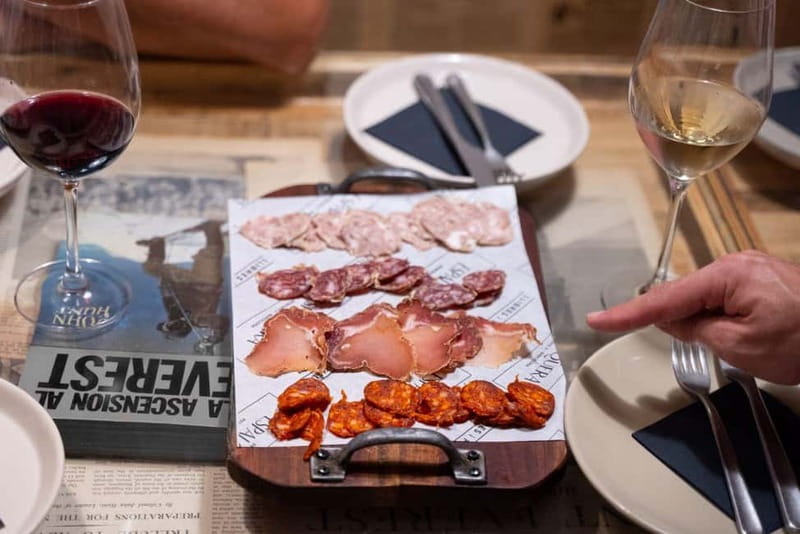 Barcelona Old Town Tapas Night: Hidden Bars, Cava & Vermut - Starting at Liceu and entering the Old Town