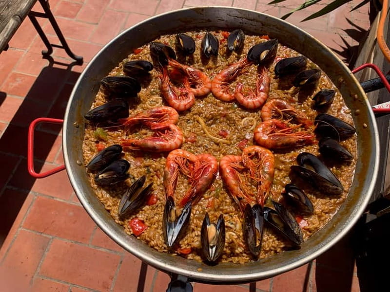 Barcelona: Paella Seafood Master Cooking Class with Sangria - Alfonso’s step-by-step approach to paella