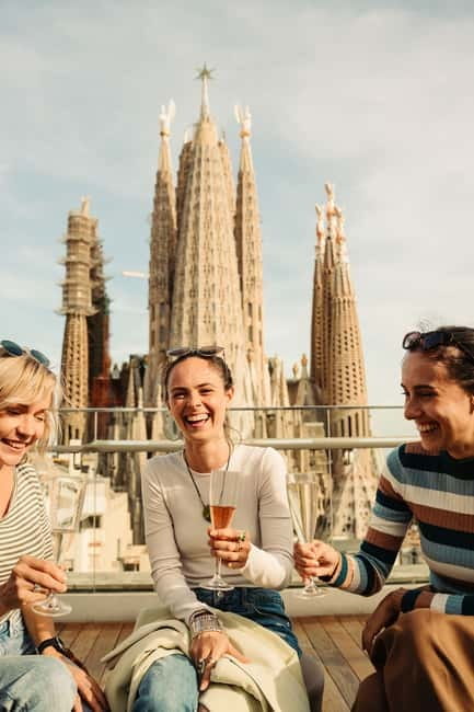 Barcelona: Sagrada Familia Evening Tour with Cava - Who should book this Sagrada Familia tour?