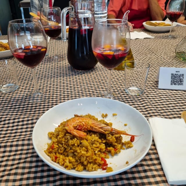 Barcelona: Seafood Paella ★Maestro★ & Tapas & Sangria - How good is the $71 value?