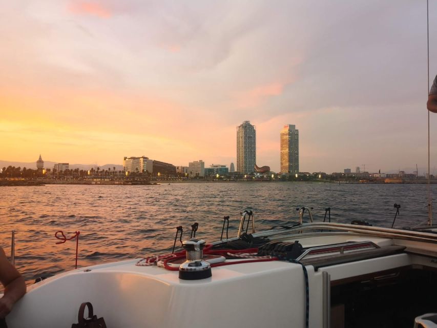 Barcelona: Sunset Sailing Experience with Snacks and Cava - Practical details that affect your day